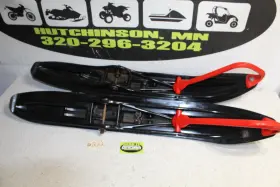 18213335 POLARIS Skis Rmk 900