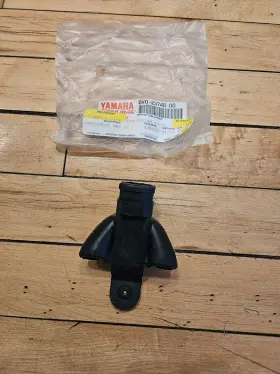 8V0-23748-00 YAMAHA Nos Ski Protector